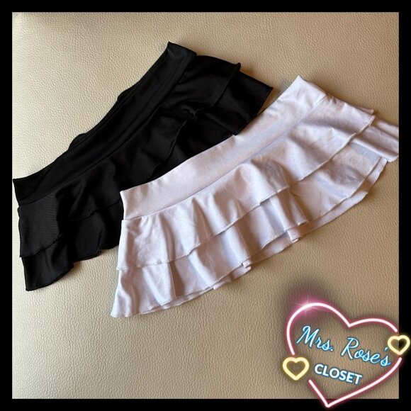 2 Pack Ruffled Skirts in size Medium - Picture 1 of 2